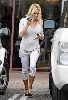 Pamela Anderson : pamela anderson shopping9 47bd54f0b8133