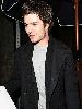 Adam Brody : adam-brody-single-and-out 300x400