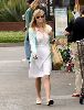 Reese Witherspoon : Reese Witherspoon stops at organic supermarket 6 2