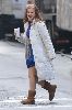 Isla Fisher : 33025 Isla Fisher on the set of Confessions of a Shopaholic in Manhattan-01 122 638lo