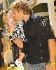 Dannielynn Birkhead : Larry Birkhead kissing his daughter Dannielynn