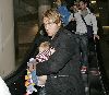 Dannielynn Birkhead : Larry Birkhead carrying his baby girl Dannielynn away from paparrazzi