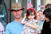 Katie Holmes : Katie Holmes with Tom Cruise and Suri walking in the streets of Telluride-04 48720d1457d4b