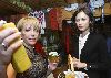 Olga Kurylenko : with Ukrainian First Lady Kateryna Yushchenko at her country house in Novye Bezradichi