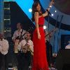 Nancy Ajram : nancy ajram on stage singing in kuwait