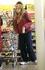 Jessica Simpson : Jessica Simpson with a shopping cart in a grocery store In LA