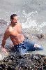 Josh Holloway : new picture of Josh swimming topless in the Pacific Ocean