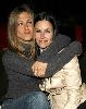 Jennifer Aniston : Jen is hugging Courteney Cox at the The Tripper movie premiere