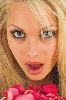 Jessica Jane Clement : face closeup picture, she used to have thin eyebrows