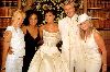 VICTORIA BECKHAM : photo with the spice girls and david Beckham at her wedding