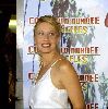 Linda Kozlowski : arrives at Crocodile Dundee premiere