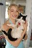 LeAnn Rimes wallpaper hugging her cat pet